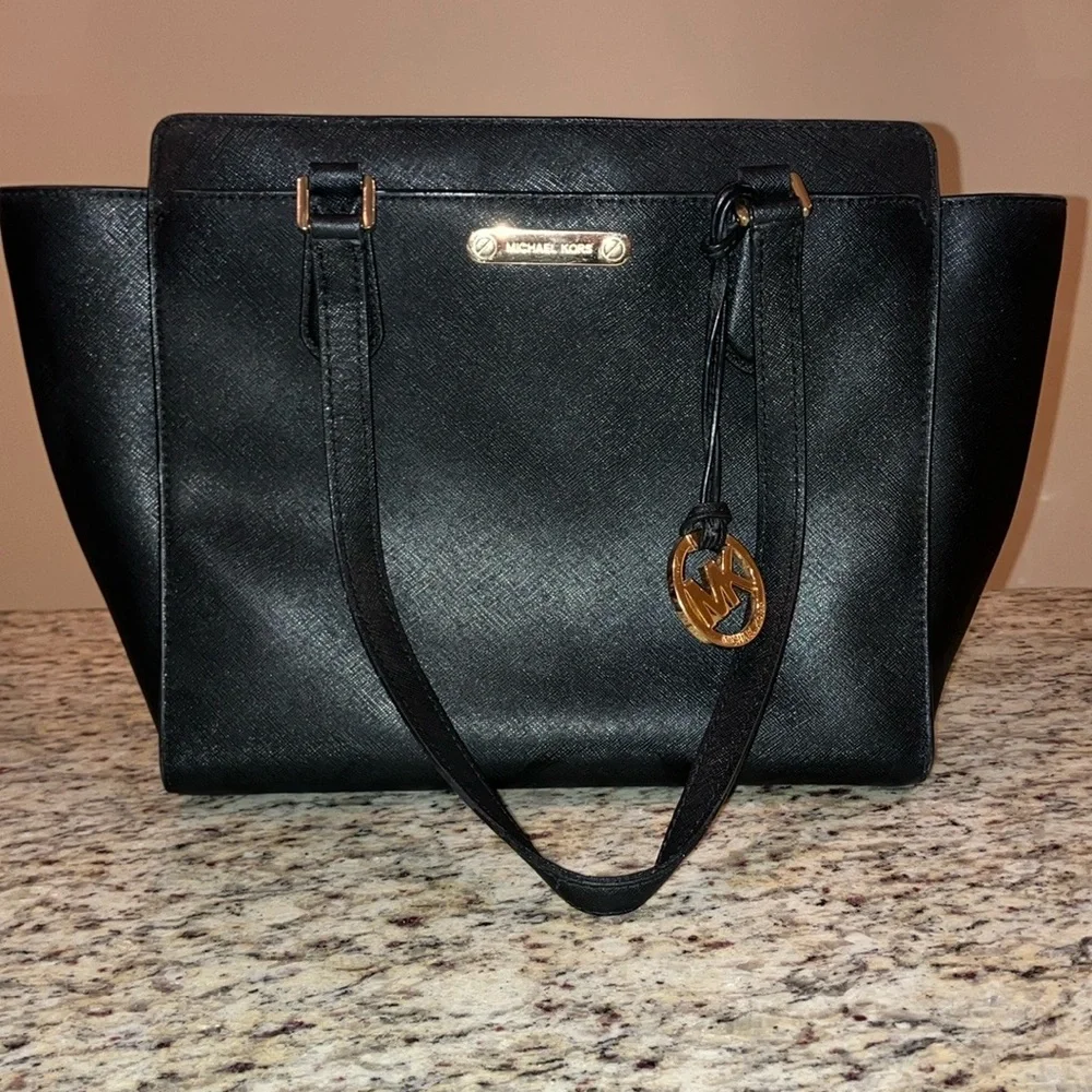 Michael Kors Black Purse Tote Bag Zipper Closure All Occasion Shoulder Handbag - Picture 3 of 10